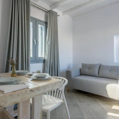 Zeus Apartment
